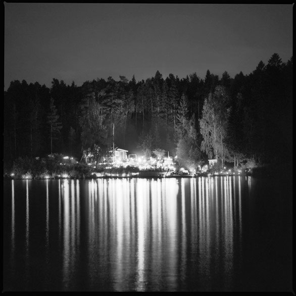 Ljusnatts firande vid Tåny Erikssons stuga i Iggesunds skärgård